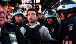 美国抗议者爆料新闻视频,新闻视频揭露现场实况